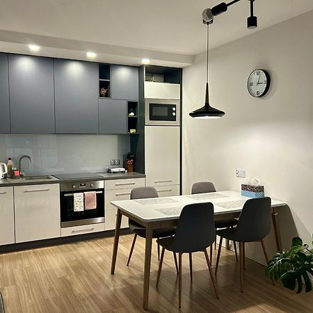 Nowy Apartament W Okolicach Centrum シェドルツェ エクステリア 写真