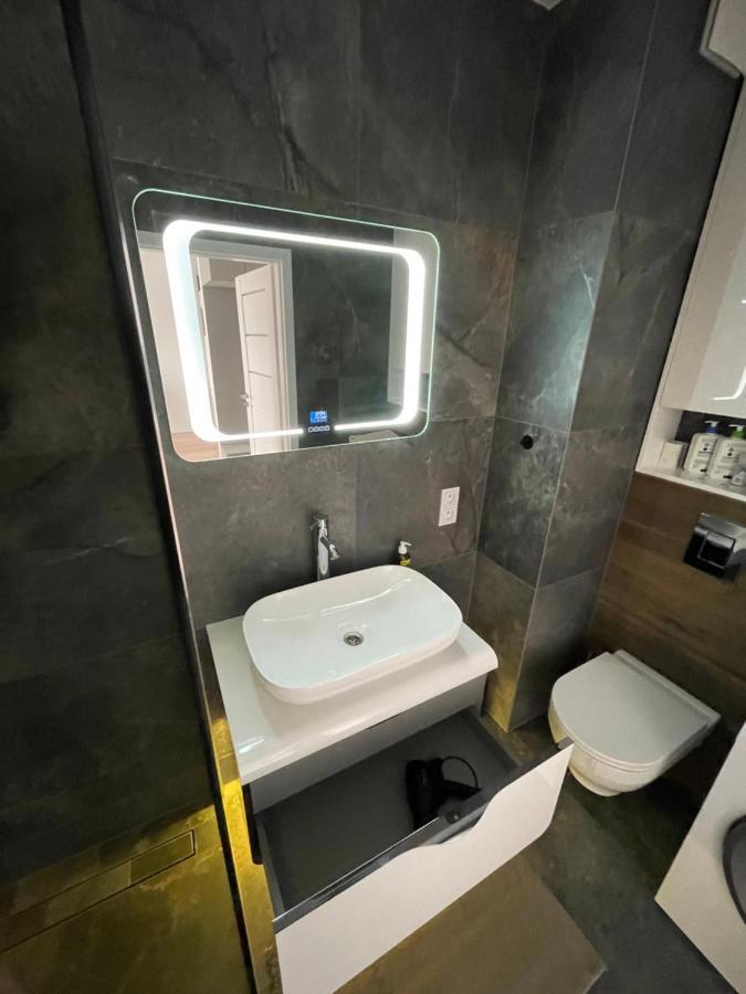 Nowy Apartament W Okolicach Centrum シェドルツェ エクステリア 写真